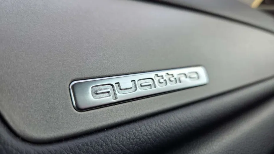 AUDI Q3 -
