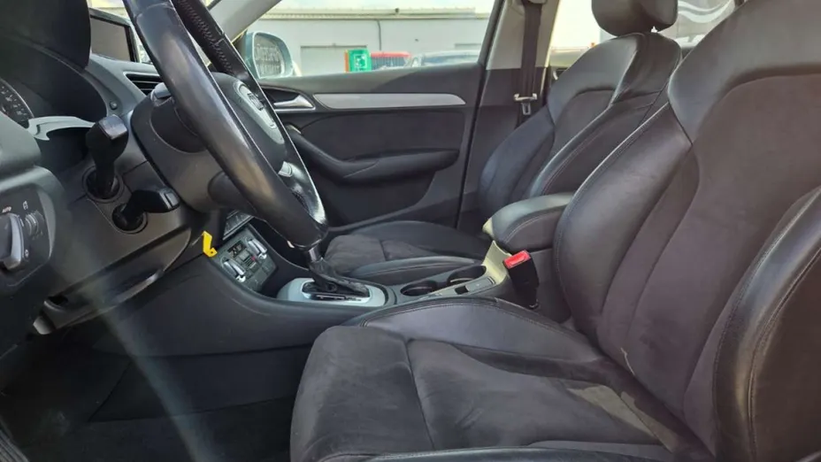 AUDI Q3 -