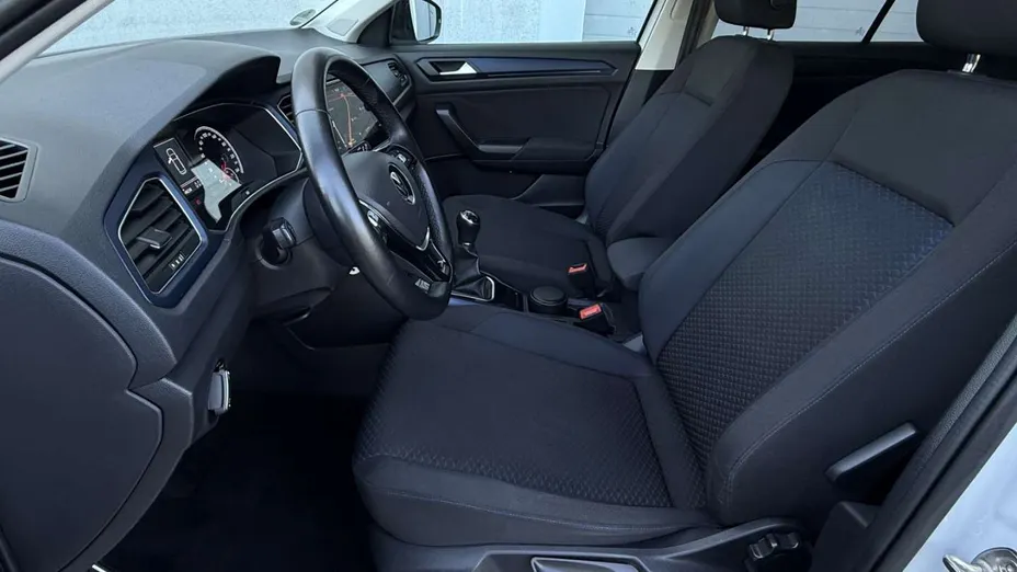 VOLKSWAGEN T-ROC -