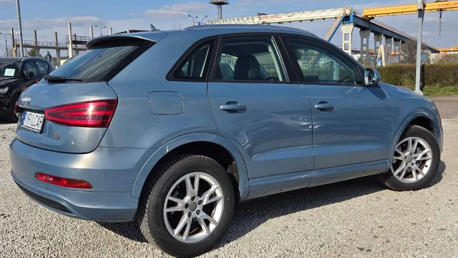 AUDI Q3 -