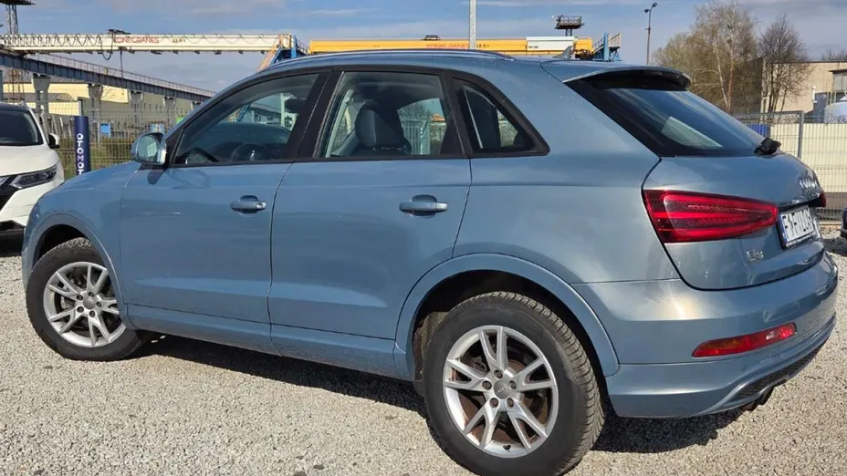 AUDI Q3 -
