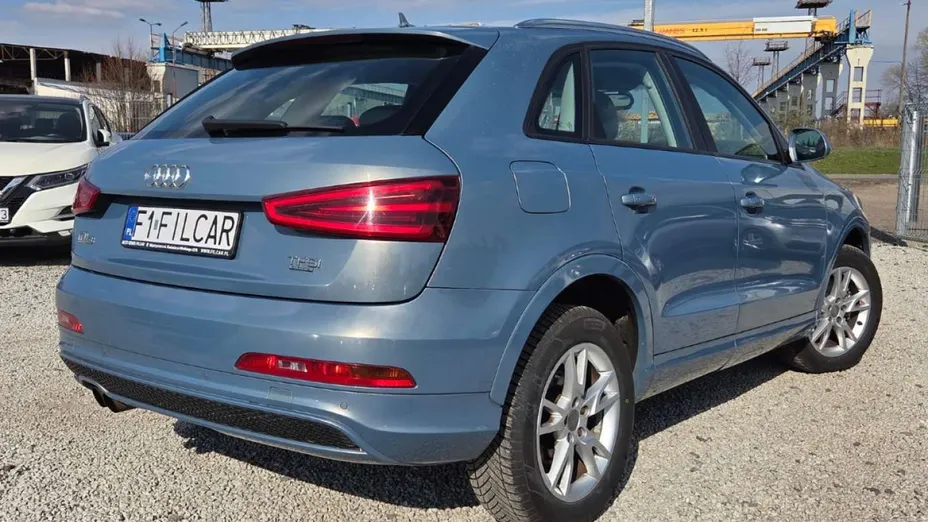 AUDI Q3 -