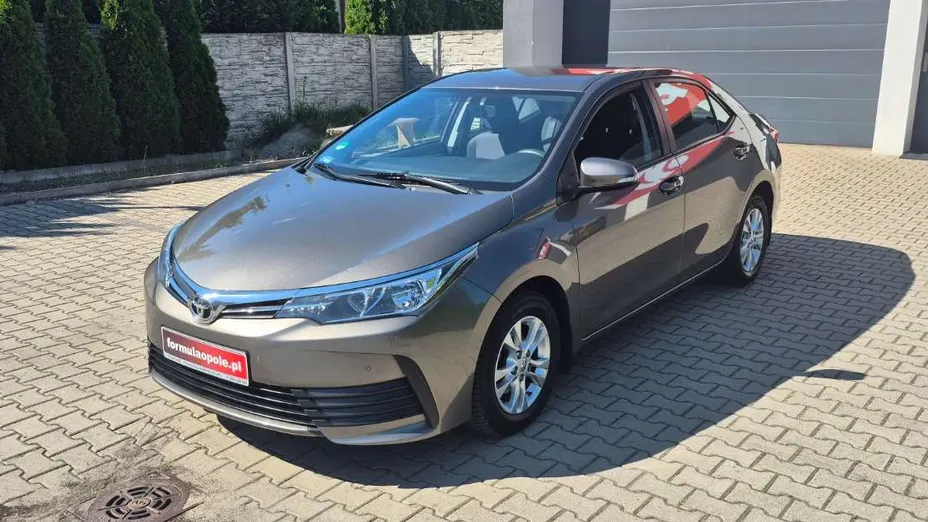 TOYOTA Corolla -