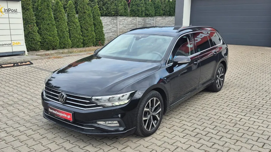 VOLKSWAGEN Passat -