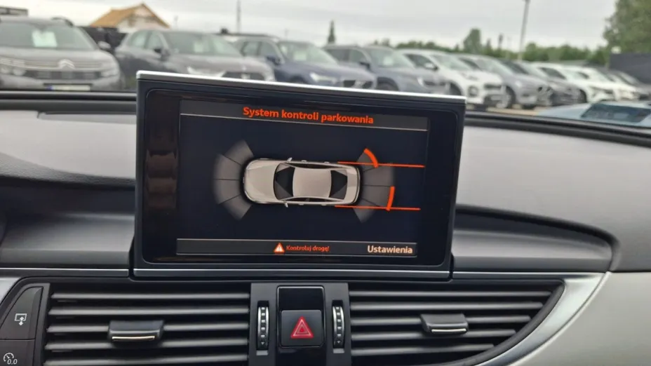 AUDI A6 -