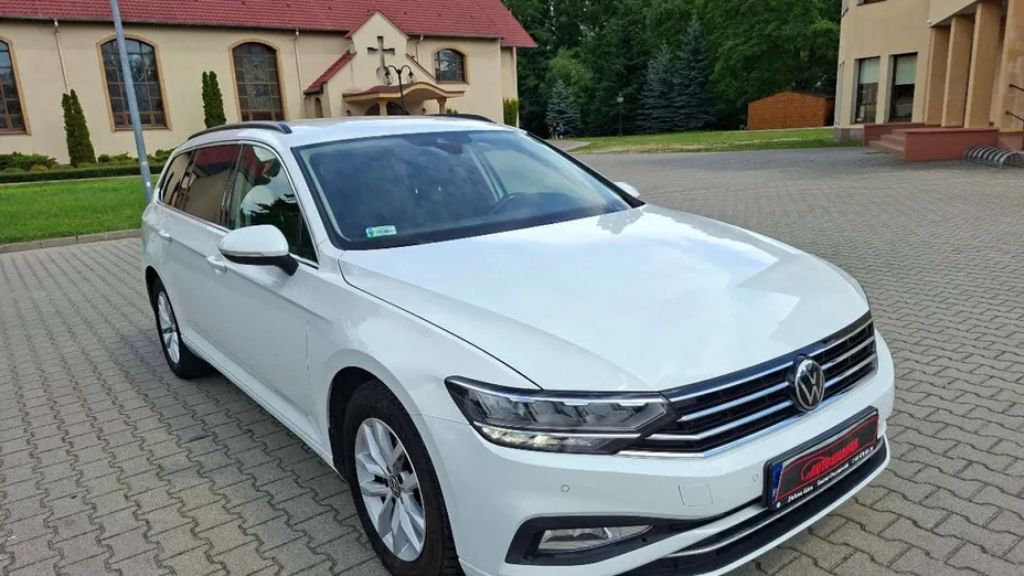 VOLKSWAGEN Passat -