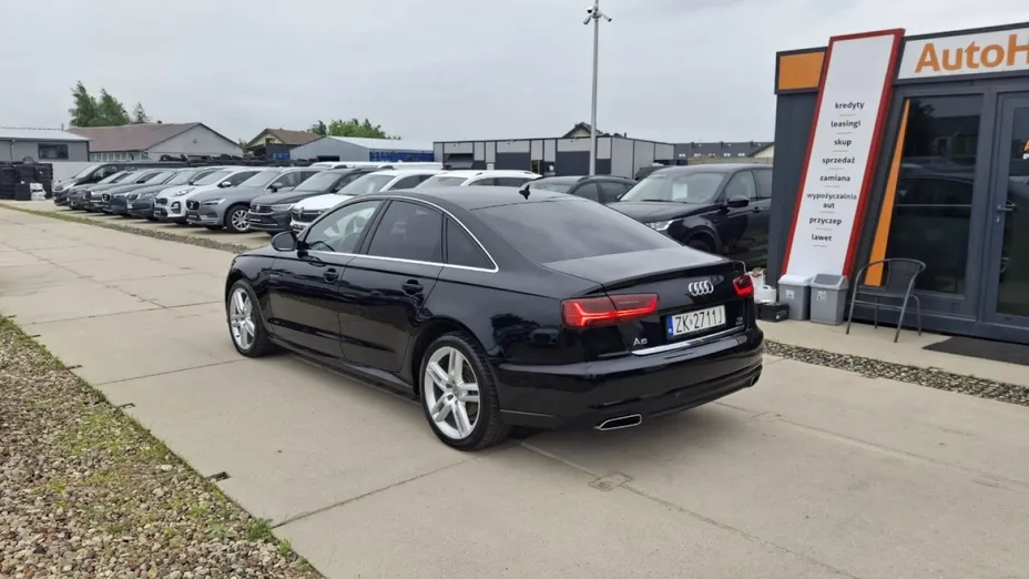 AUDI A6 -
