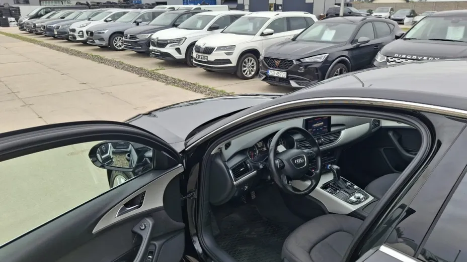 AUDI A6 -