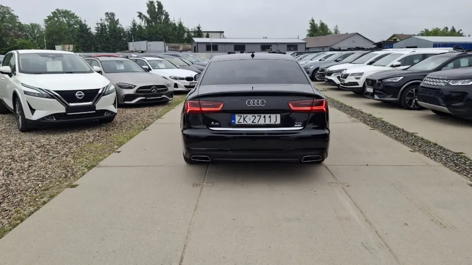 AUDI A6 -