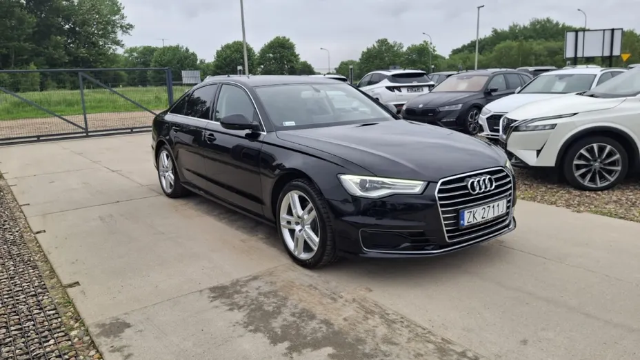 AUDI A6 -