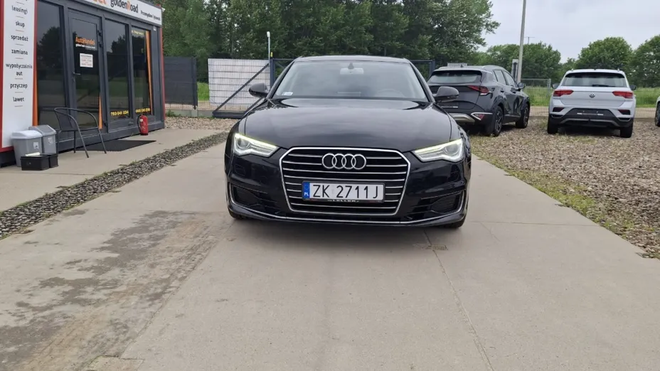 AUDI A6 -