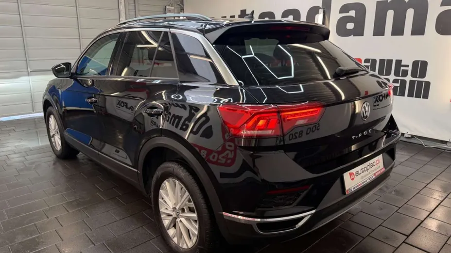 VOLKSWAGEN T-ROC -