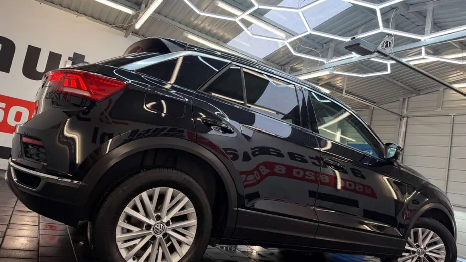 VOLKSWAGEN T-ROC -