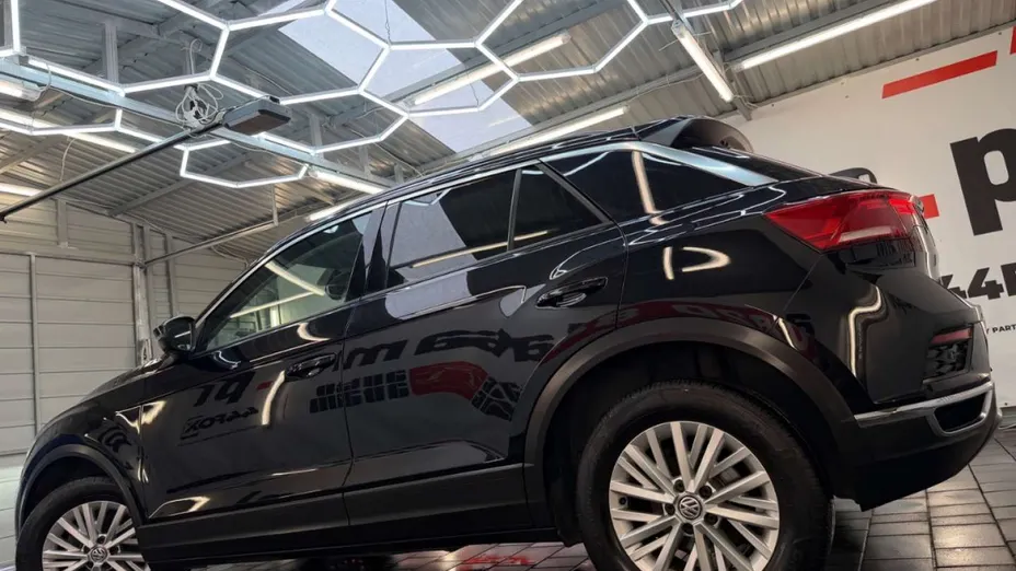 VOLKSWAGEN T-ROC -