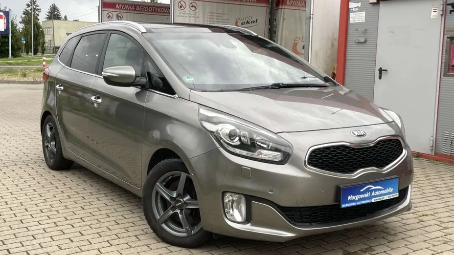 KIA Carens -