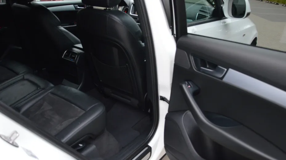 AUDI Q5 -