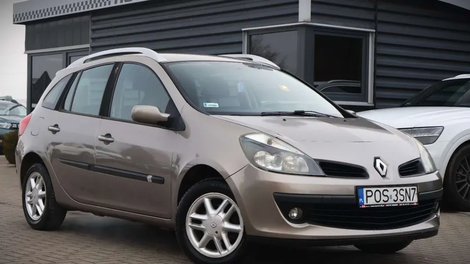 RENAULT Clio -