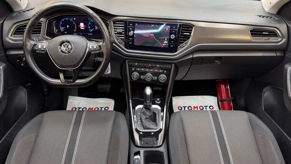 VOLKSWAGEN T-ROC -