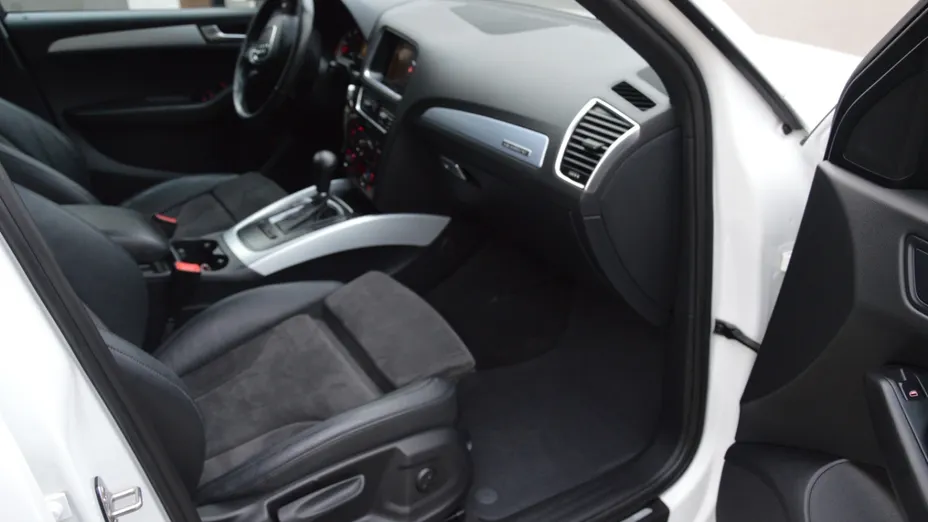 AUDI Q5 -