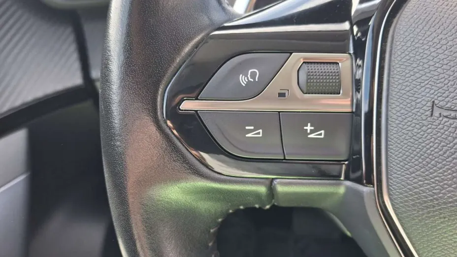 PEUGEOT 2008 -