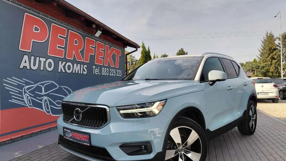 VOLVO XC40 -