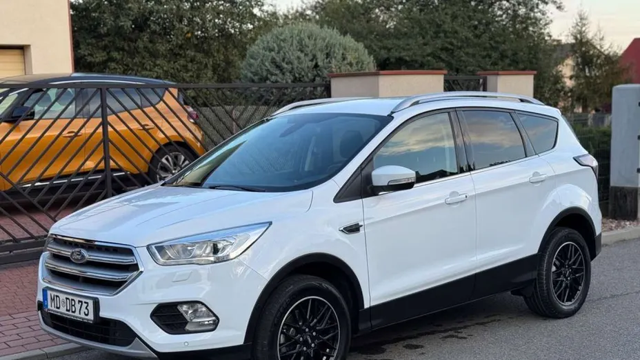 FORD Kuga -