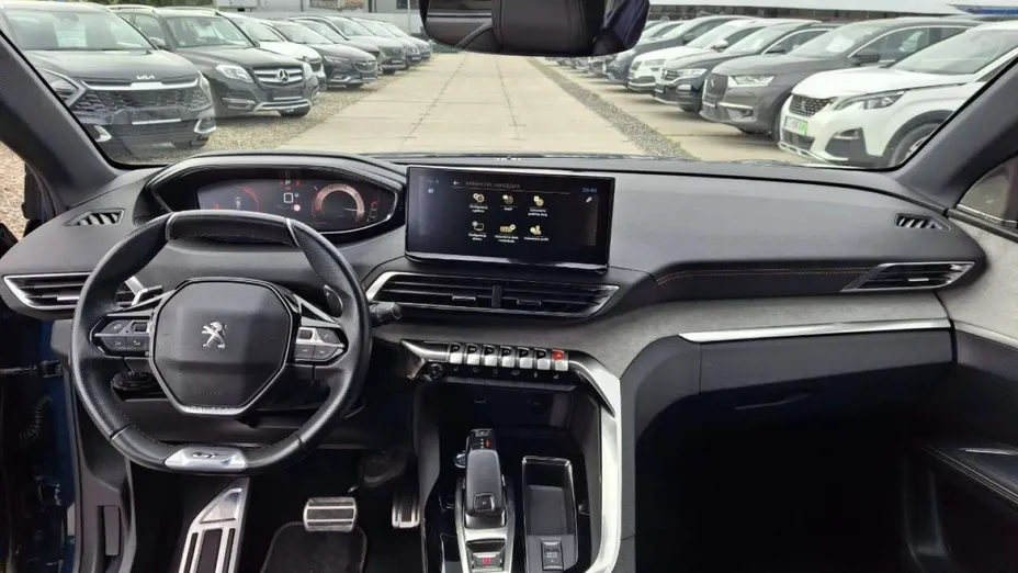 PEUGEOT 5008 -