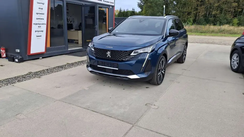 PEUGEOT 5008 -