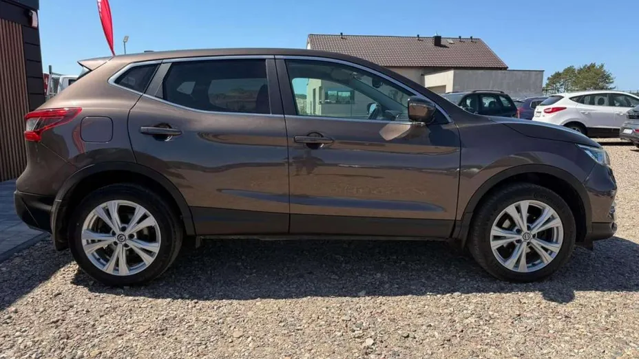 NISSAN Qashqai -