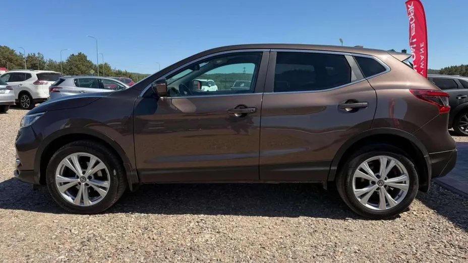 NISSAN Qashqai -