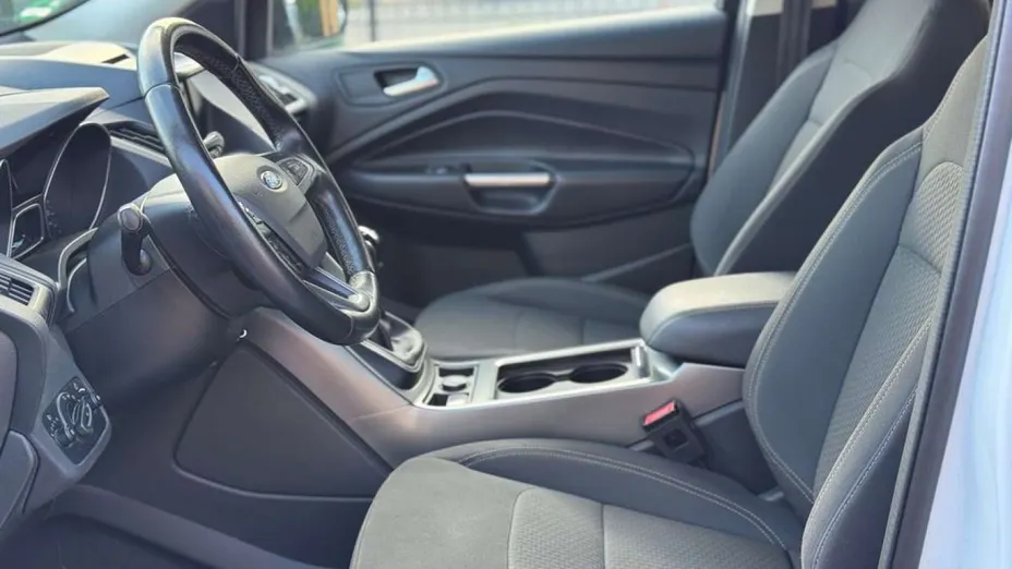 FORD Kuga -