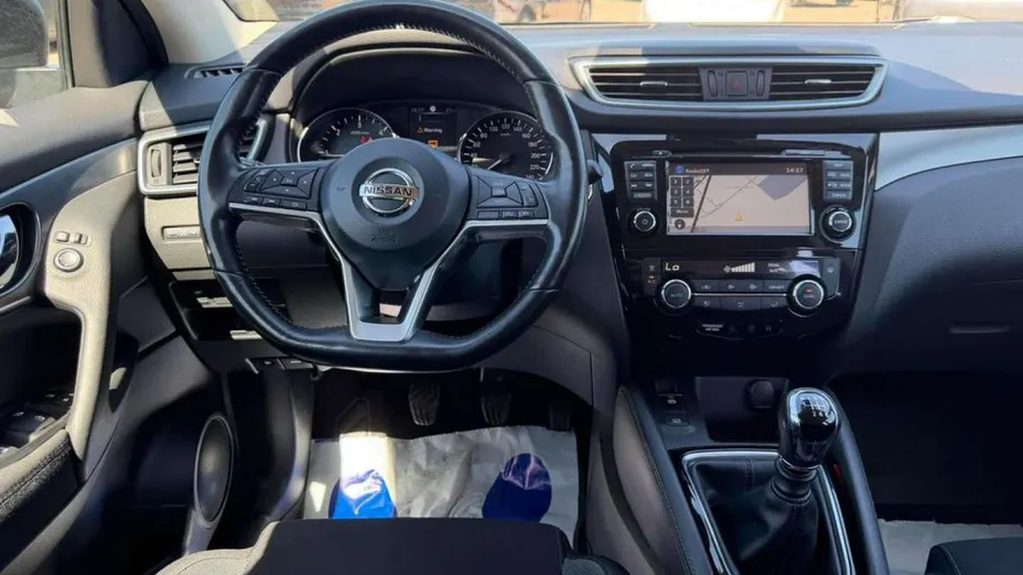 NISSAN Qashqai -
