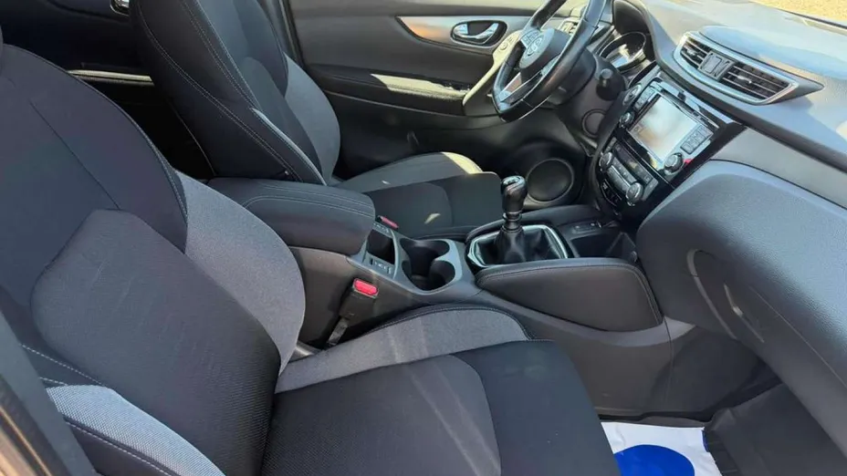 NISSAN Qashqai -