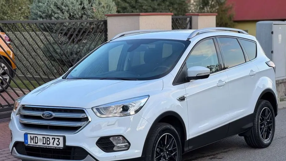 FORD Kuga -