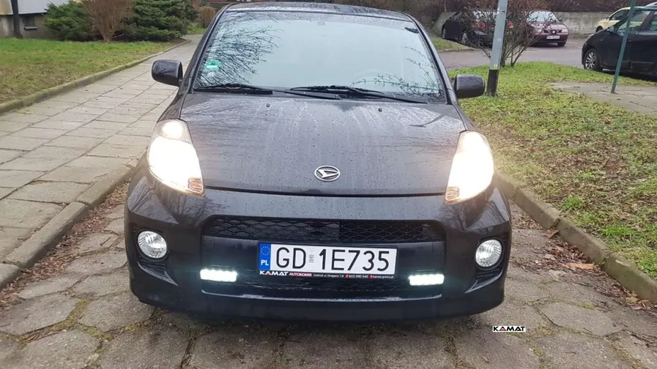 DAIHATSU Sirion -