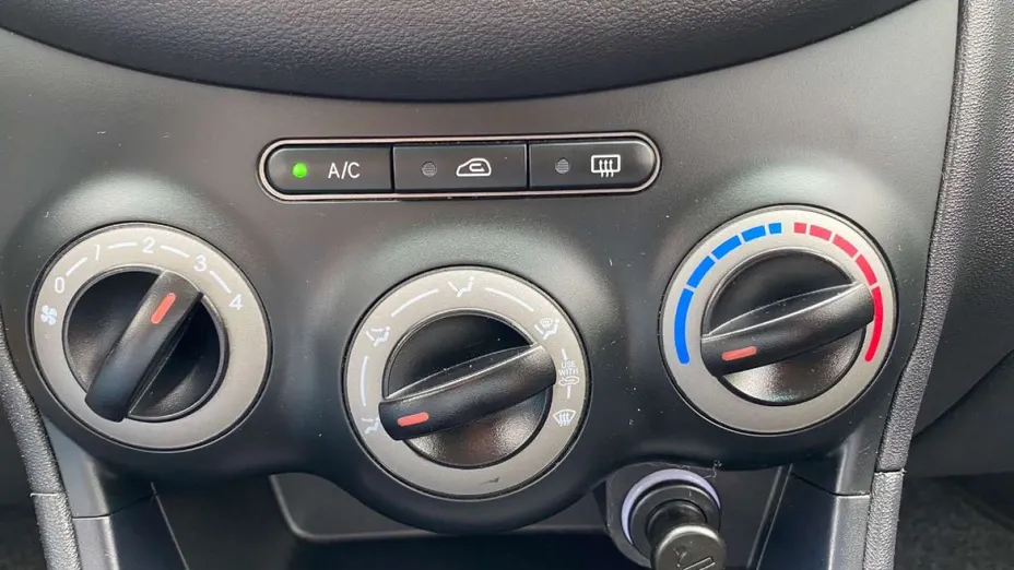 HYUNDAI i10 -