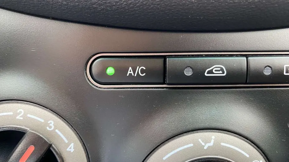 HYUNDAI i10 -