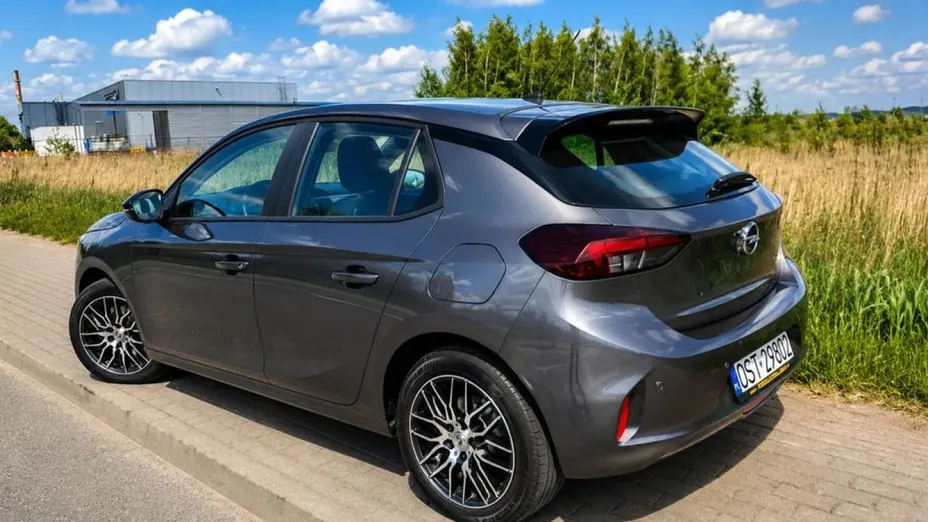 OPEL Corsa -