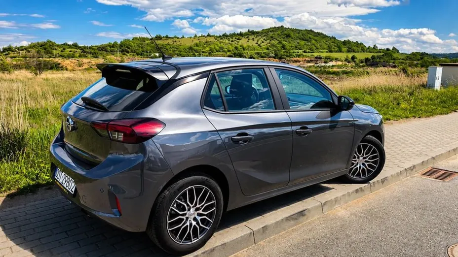 OPEL Corsa -