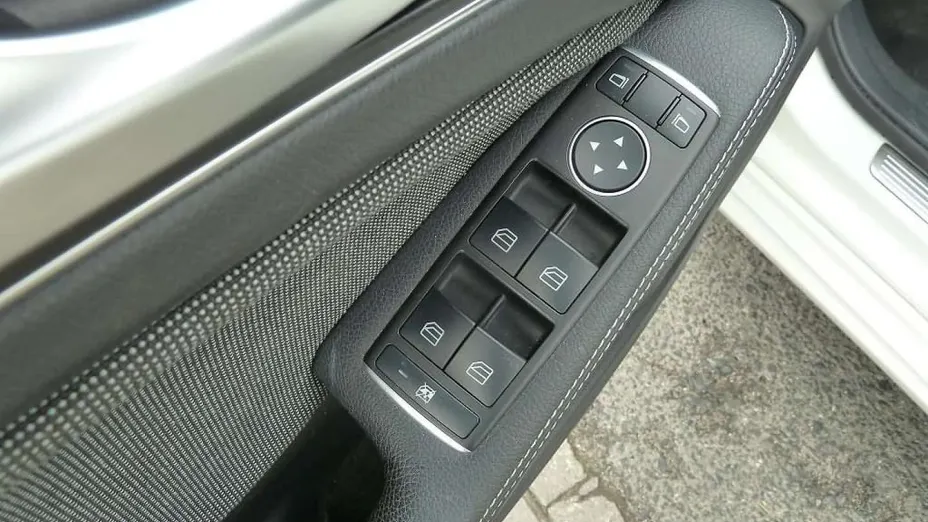 MERCEDES-BENZ A Klasa -