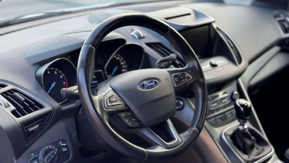 FORD Kuga -