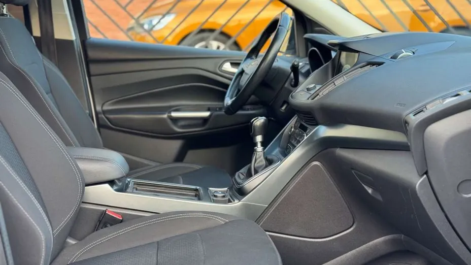 FORD Kuga -