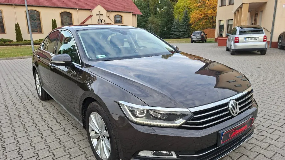 VOLKSWAGEN Passat -