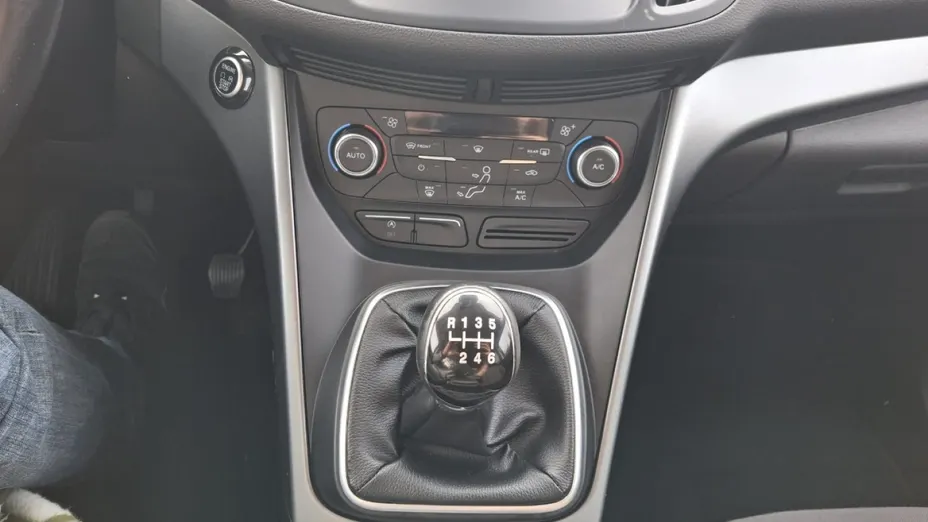 FORD Kuga -
