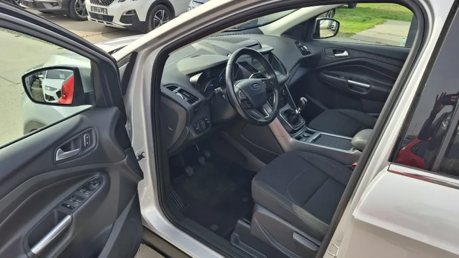 FORD Kuga -