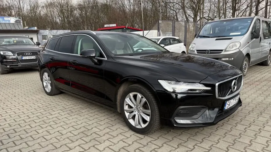 VOLVO V60 -