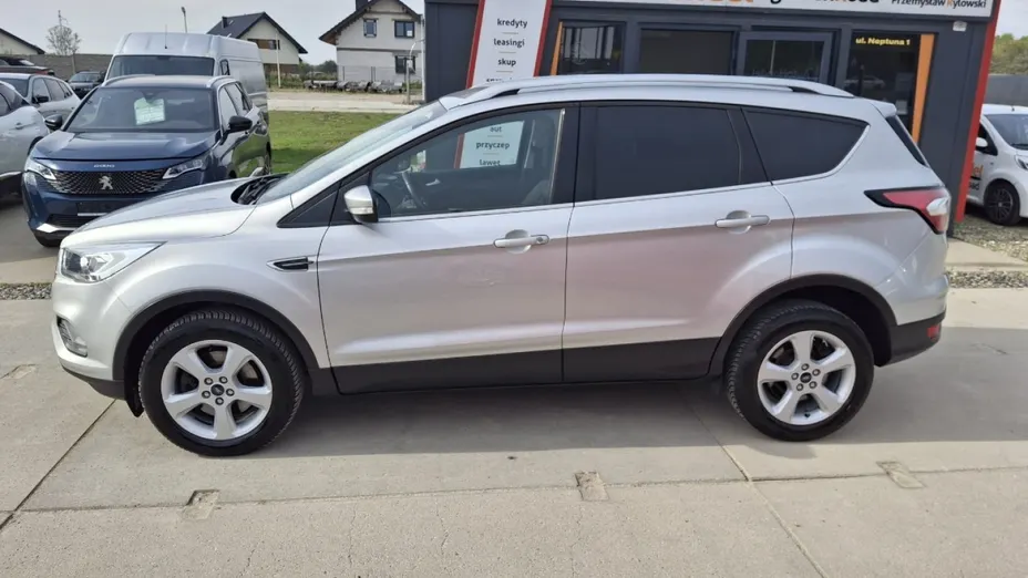 FORD Kuga -