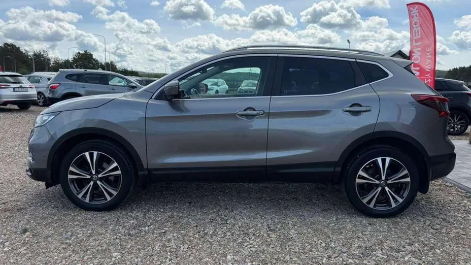 NISSAN Qashqai -