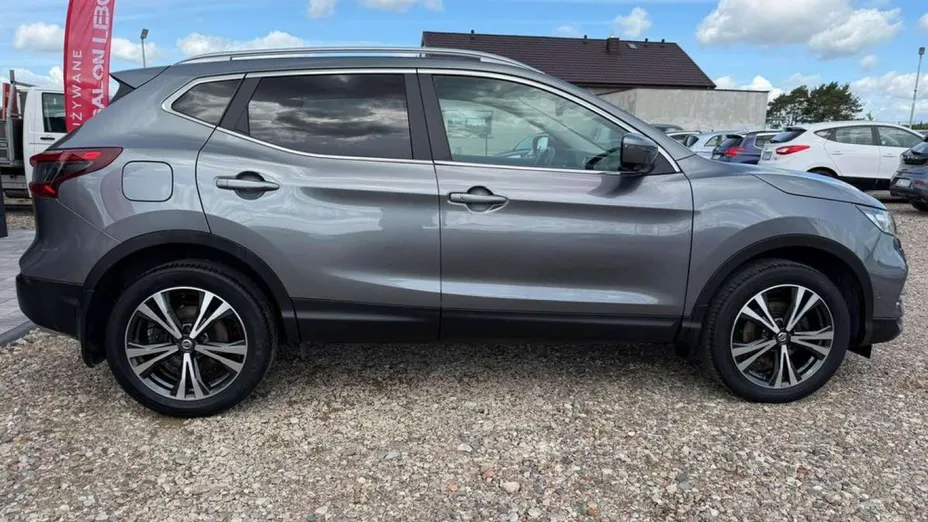 NISSAN Qashqai -