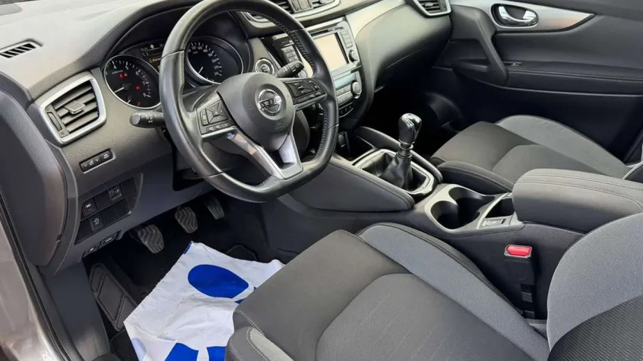 NISSAN Qashqai -